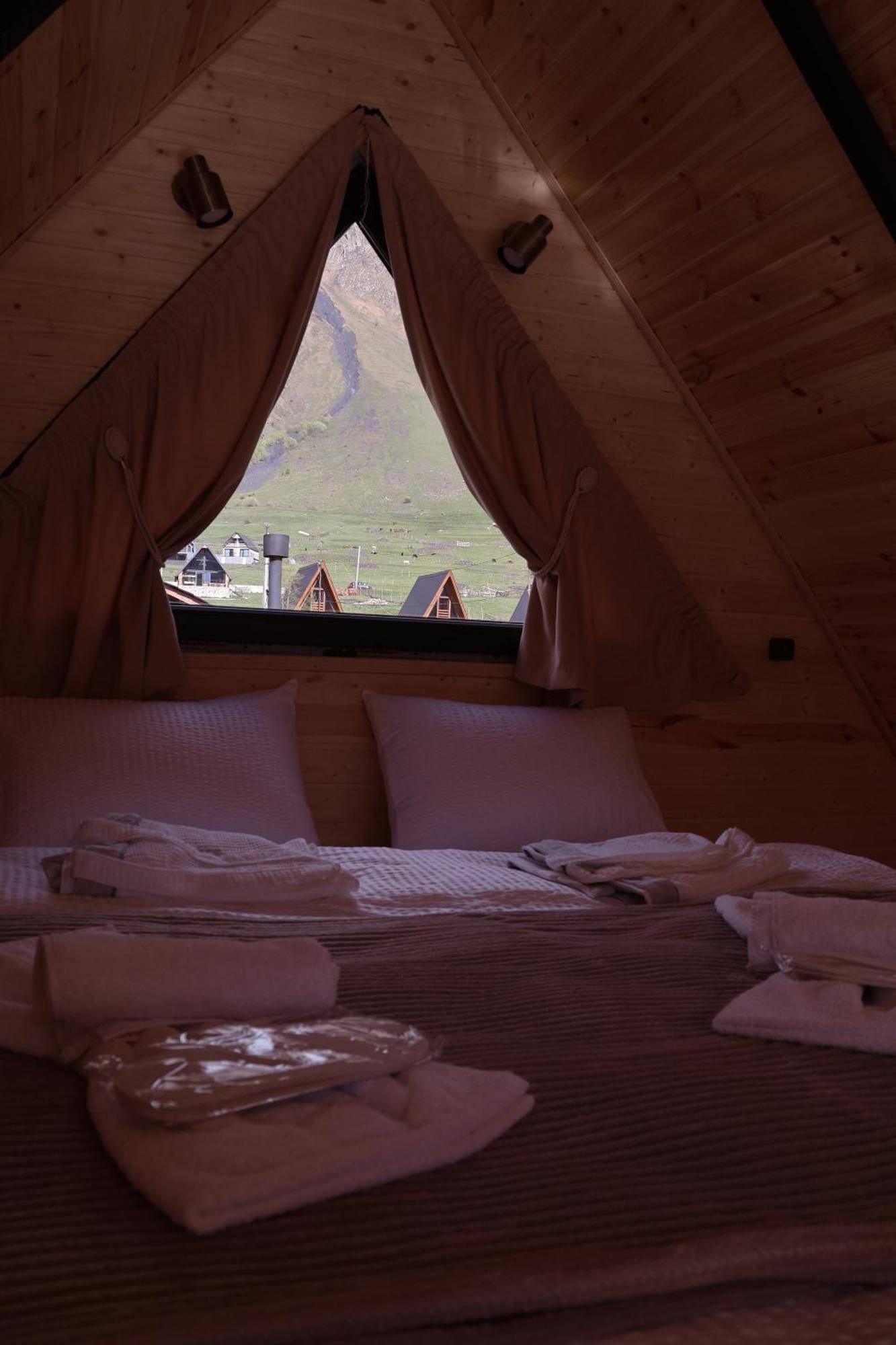 Outdoor Cottages Kazbegi Habitación foto